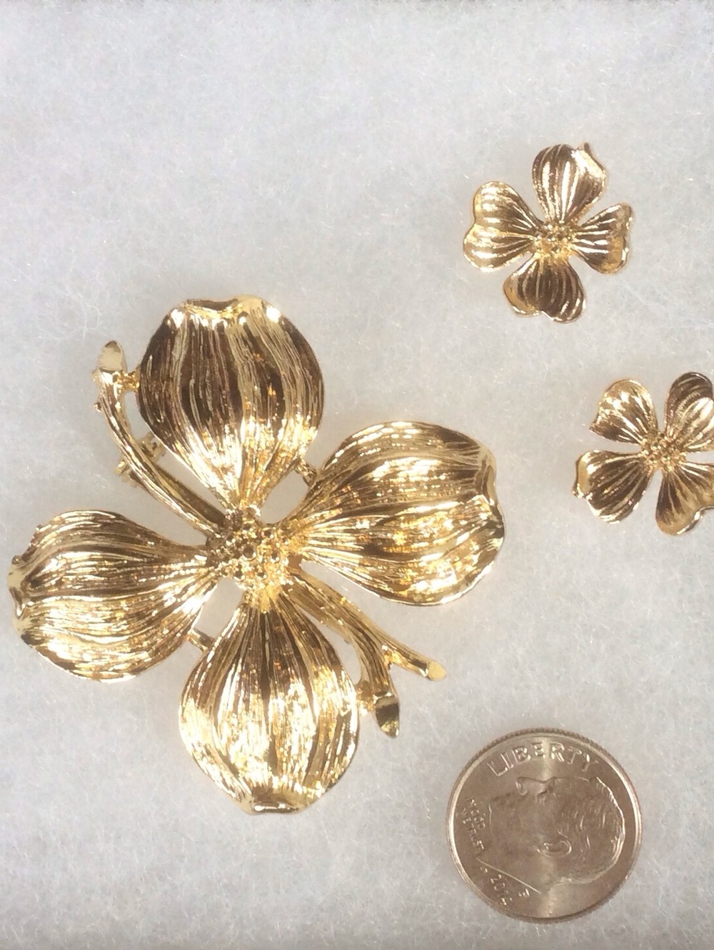 Gold Floral Brooch and Earring Set - Women's Jewelry